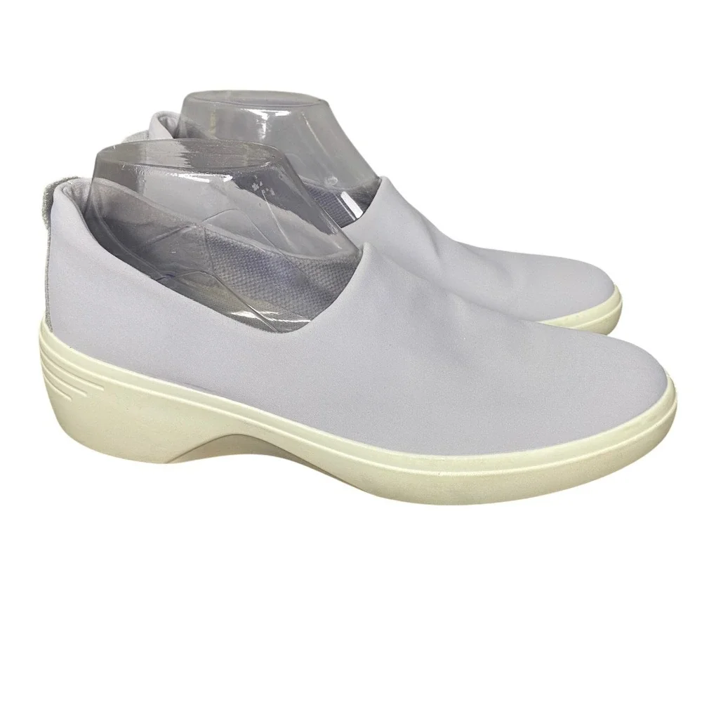 ECCO Danish Design Lavender Slip On Platform Sneakers Periwinkle Blue EU 39 US 8